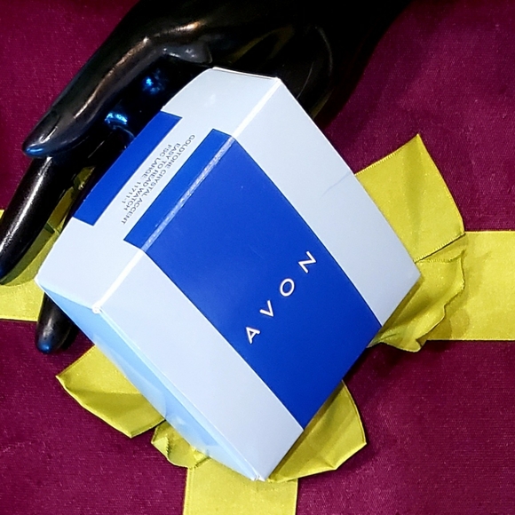 VTG AVON Crystal Accent Quartz Wrist Watch Large Face - NIB - Picture 11 of 12